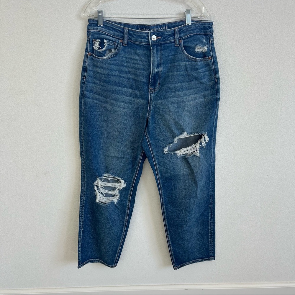 American Eagle Mom Straight Jean